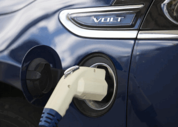What Does an Electric Car Service Involve?