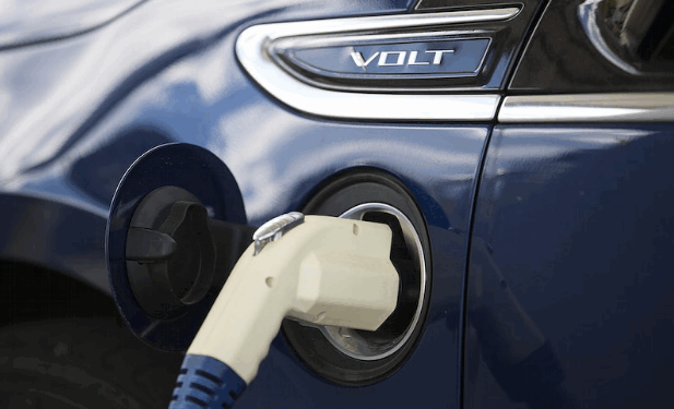 What Does an Electric Car Service Involve?