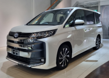 Toyota Noah: Uganda’s Favorite Family Car Reviewed