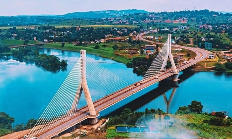 Jinja to Mbale Highway Adventure: Bridges, Views, and Stops 